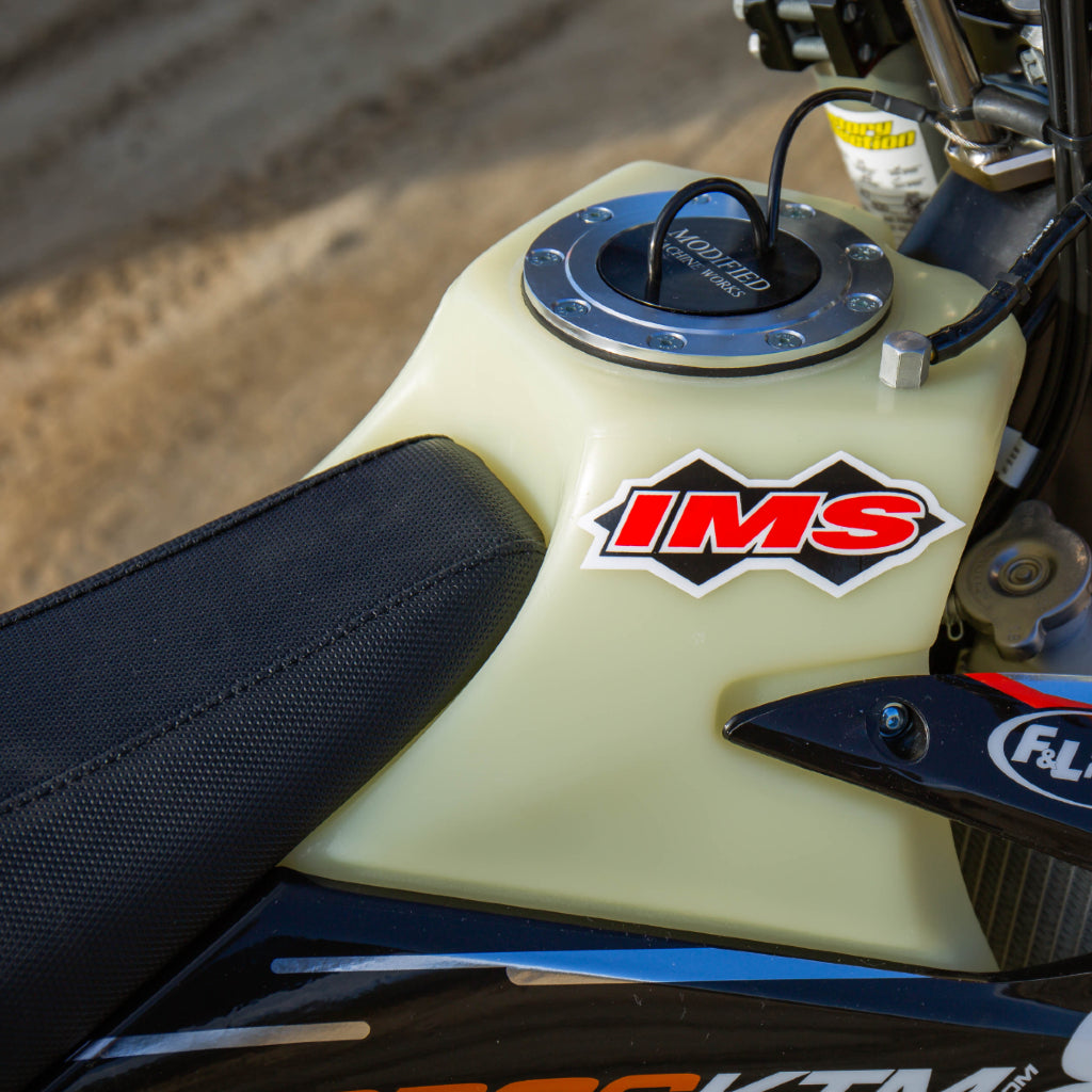 Läs upp om de nyligen tillagda IMS-bränsletankarna som lagts till på MojoMotoSport.com!