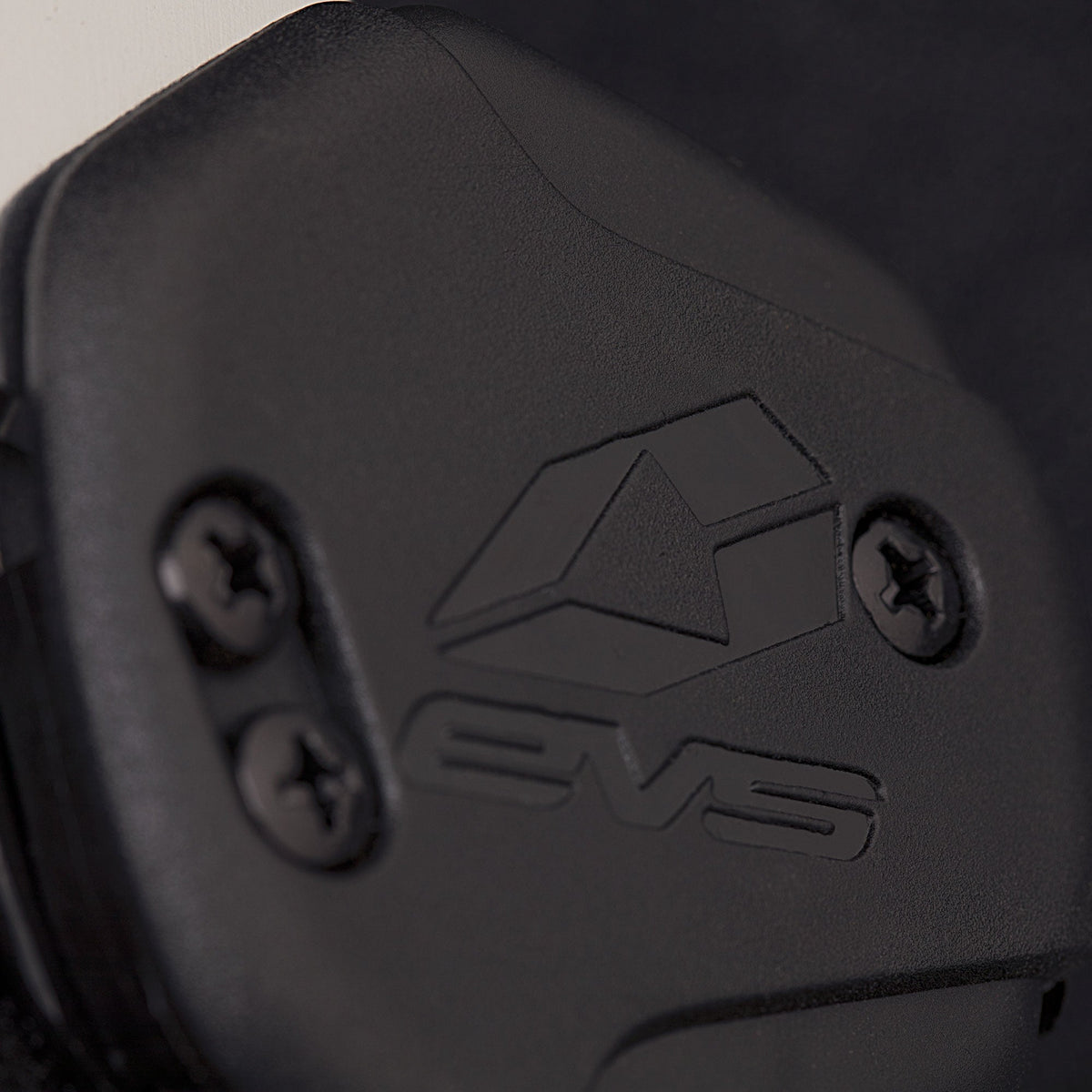 EVS Axis Pro Knee Braces | AXISP - BK/COP - MojoMotoSport.com