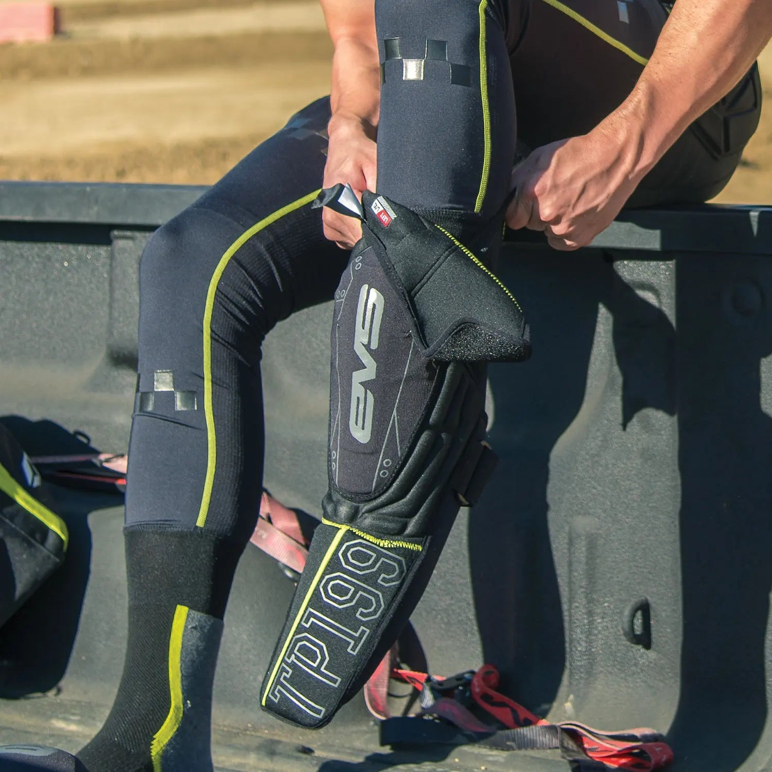 EVS TP199 Knee Guards | TP199K - BK - MojoMotoSport.com