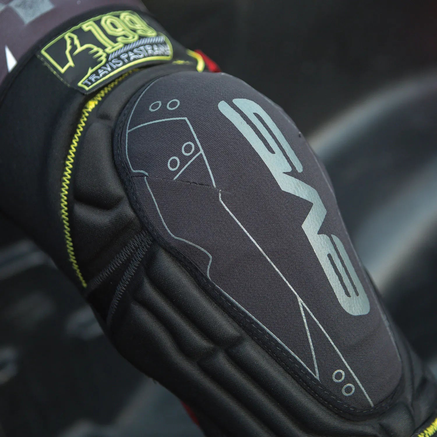 EVS TP199 Knee Guards | TP199K - BK - MojoMotoSport.com