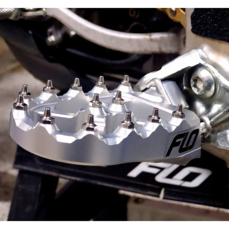 FLO Lowered Footpegs Yamaha | LOW - 793 - 2 - MojoMotoSport.com
