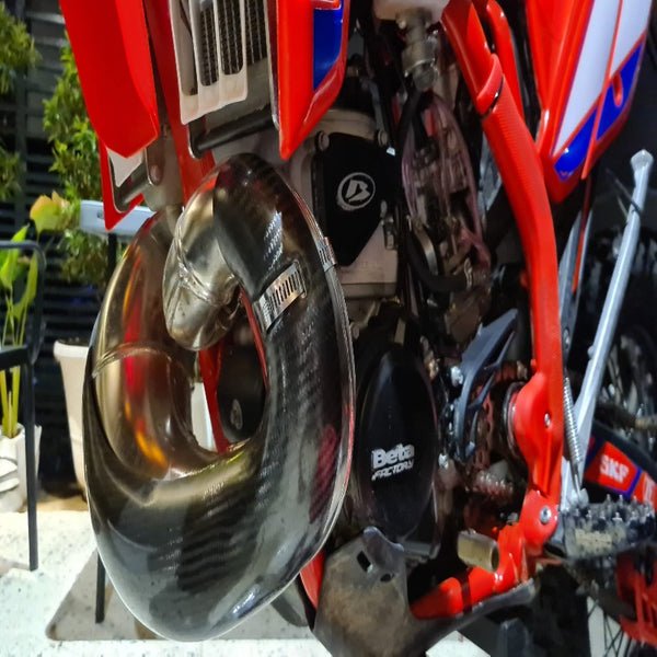 P3 Carbon Fiber Pipe Guard For Beta (19 - 24) | 109063 - MojoMotoSport.com
