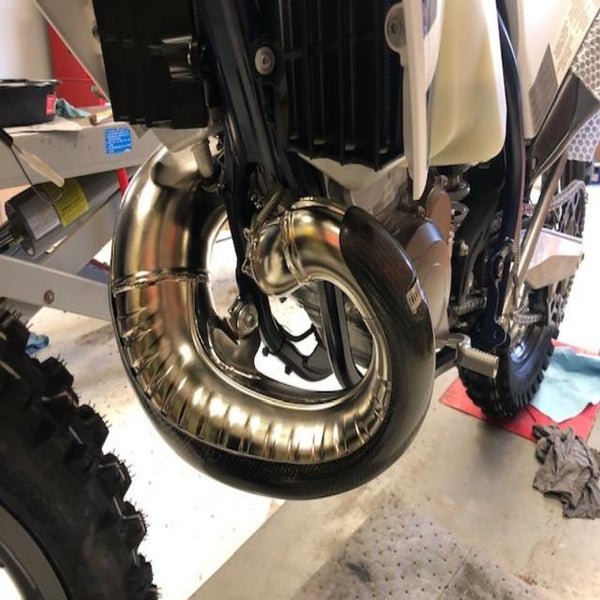P3 Carbon Fiber Pipe Guard For KTM/HUS/GASGAS | 101069 - MojoMotoSport.com