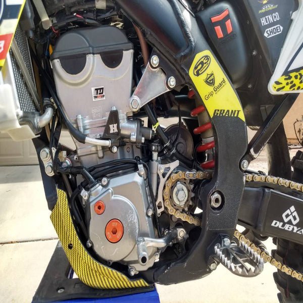 P3 Carbon Fiber Skid Plate For Suz RMZ450 (08 - 17) | 308071 - MojoMotoSport.com