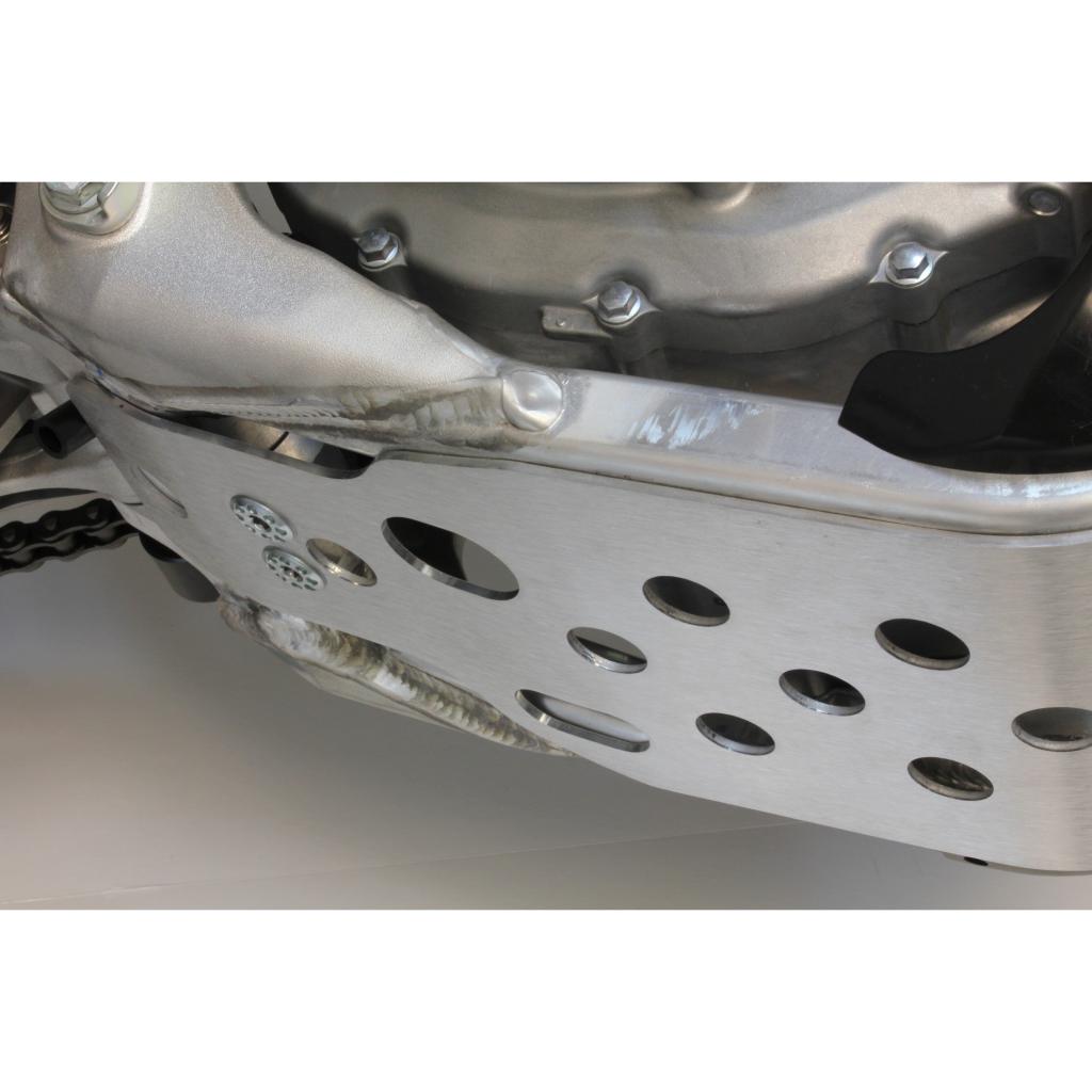 Werksanschluss – Suzuki – Unterfahrschutz aus Aluminium – 10-440