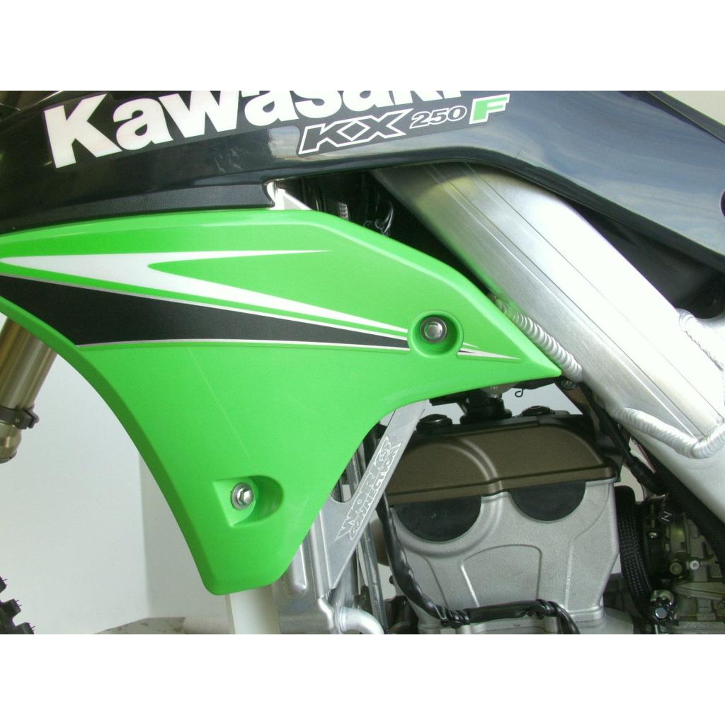 Werksanschluss – Kawasaki – Kühlerstreben – 18-295