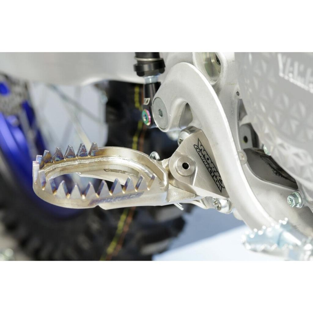 Works Connection Titanium Pro 4mm Low Offset Footpegs Yamaha 2023 YZ450F