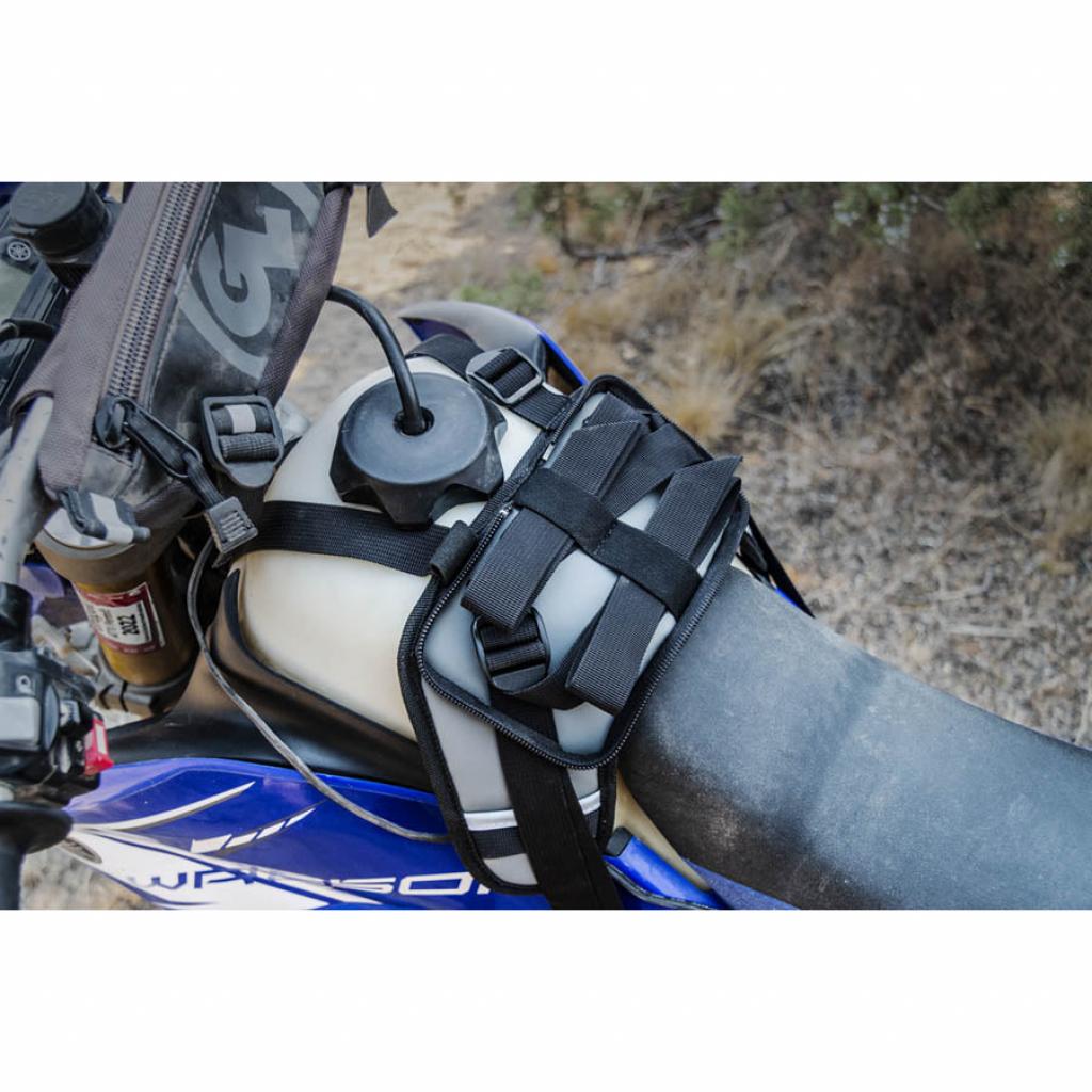 Giant Loop Buckin' Roll Tank 1.5L Bag | BNR20 - MojoMotoSport.com