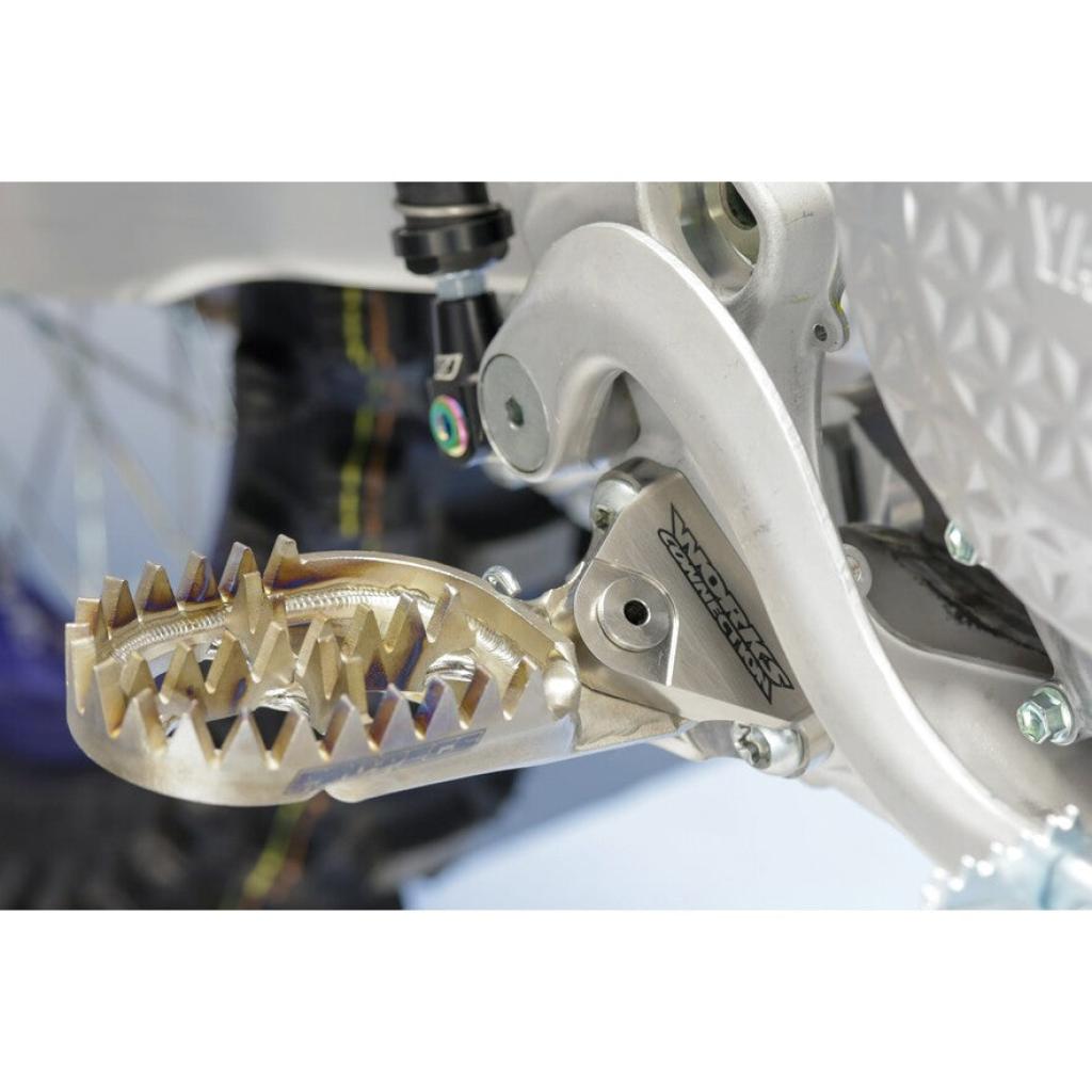 Titanium Pro 4mm Low Offset Footpegs Yamaha 2023 YZ450F - MojoMotoSport.com