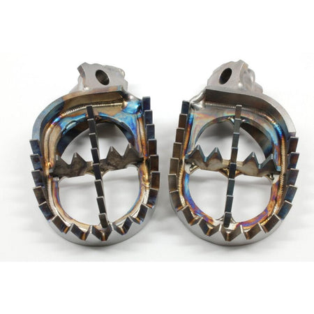 Titanium Pro 4mm Low Offset Footpegs Yamaha 2023 YZ450F - MojoMotoSport.com